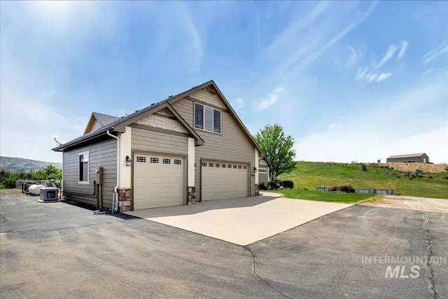 $1,348,000 | 5880 Sweet Ola Highway, Sweet, ID 83670