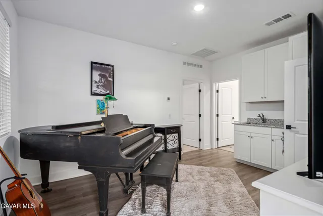 $639,990 | 8812 Dale Drive West, Lancaster, CA 93536