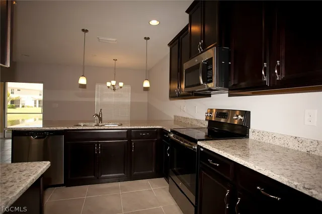 $1,999 | 3883 Tilbor Circle, Fort Myers, FL 33916