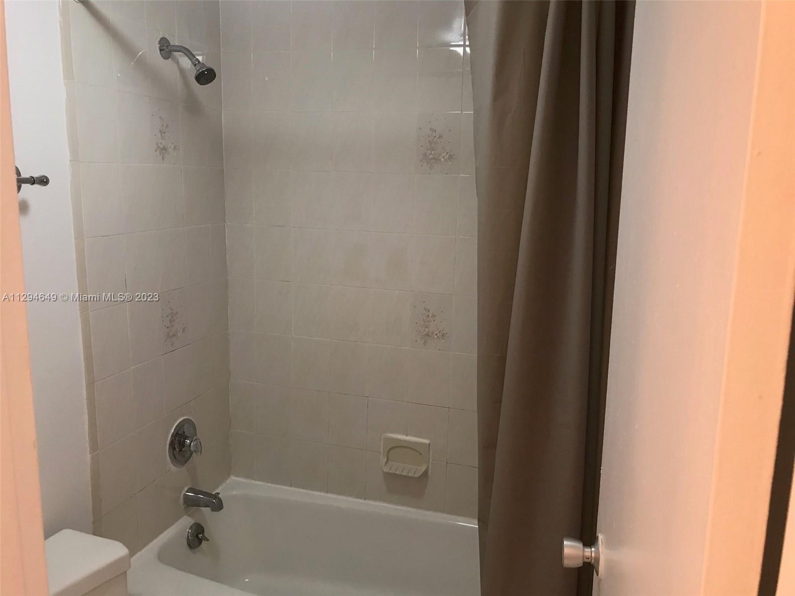 100 Lincoln Road, Unit 1001 Miami Beach, FL 33139 - Photo 20 of 62
