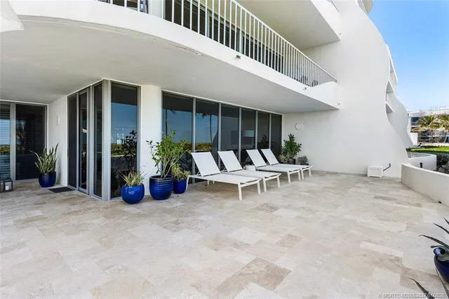 $2,375,000 | 2001 Southeast Sailfish Point Boulevard, Unit 105, Stuart, FL 34996