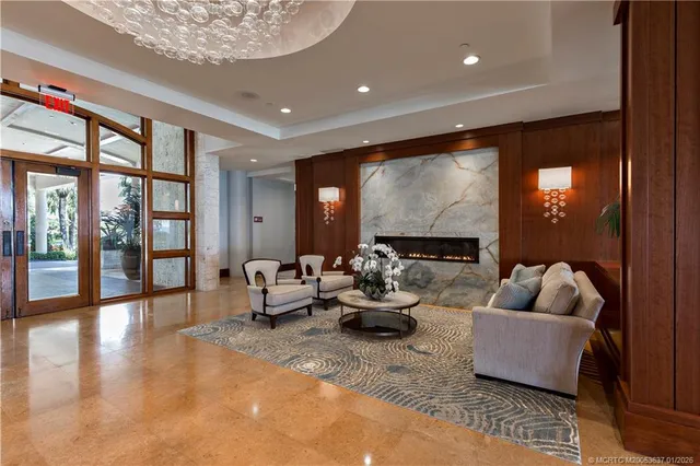$2,375,000 | 2001 Southeast Sailfish Point Boulevard, Unit 105, Stuart, FL 34996