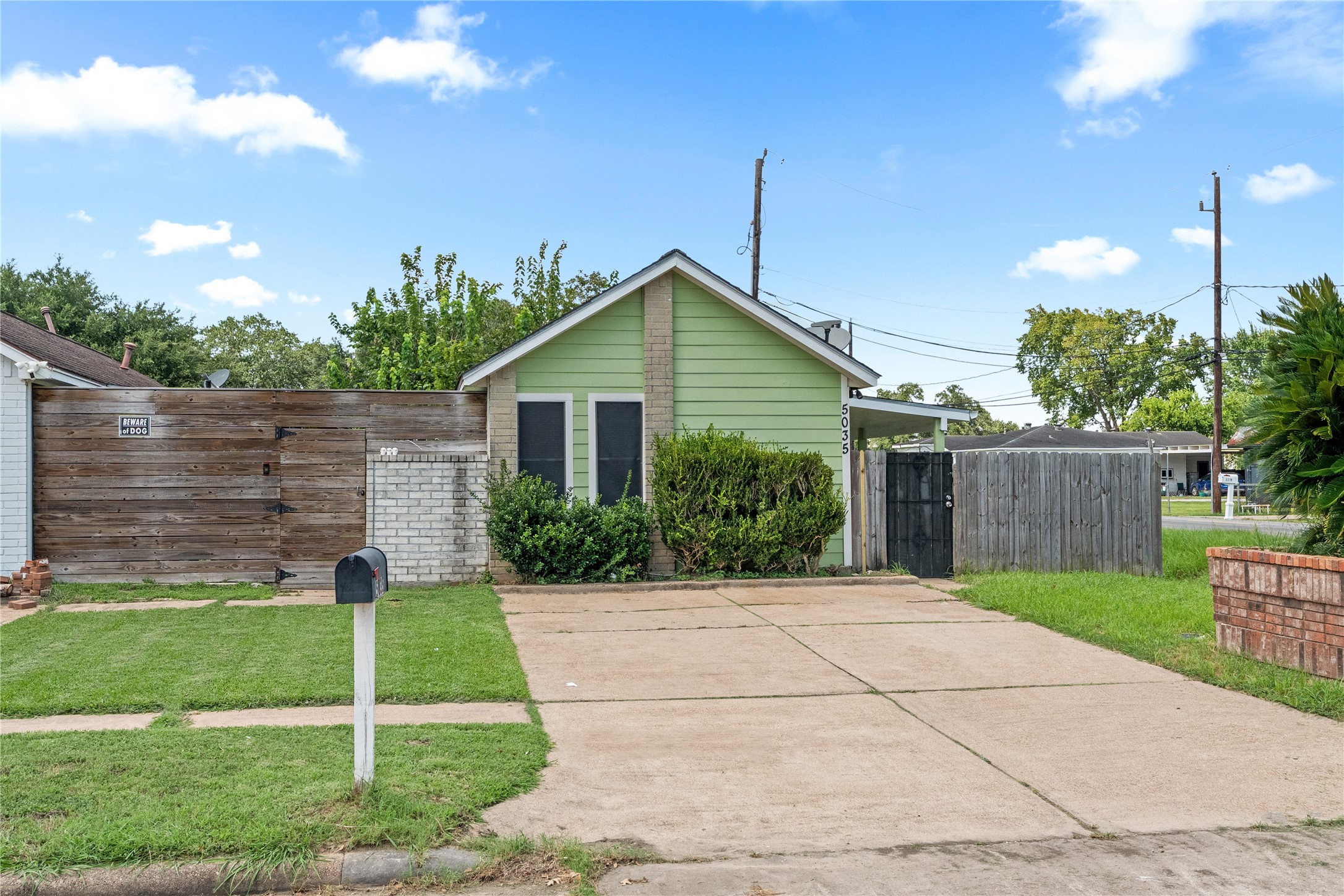 5035 Reno Drive Pasadena, TX 77505 - Photo 2 of 18 Gallery Image 2
