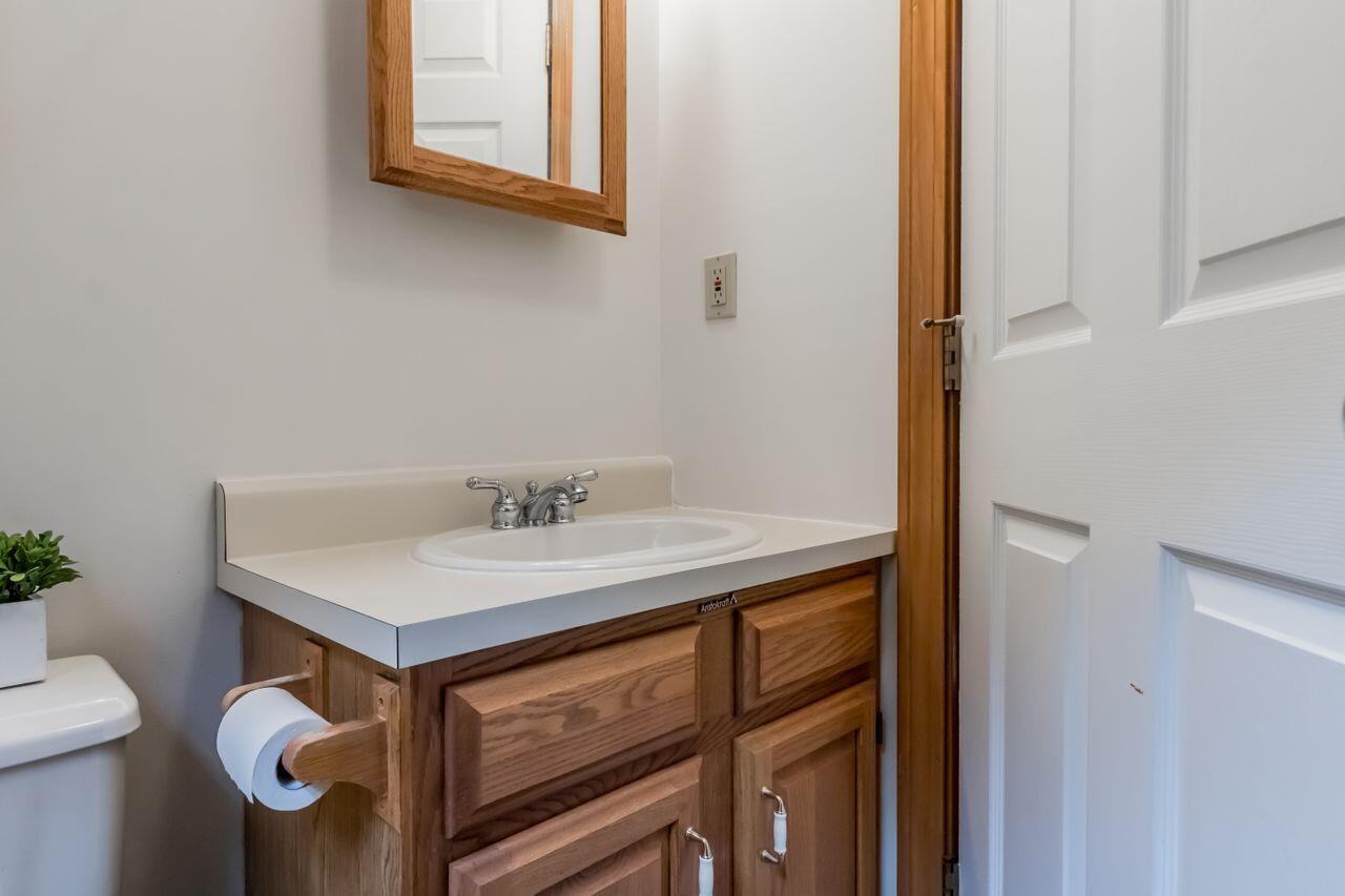 39 Middle Road Kennebunk, ME 04043 - Photo 13 of 40 2022076MB-71039