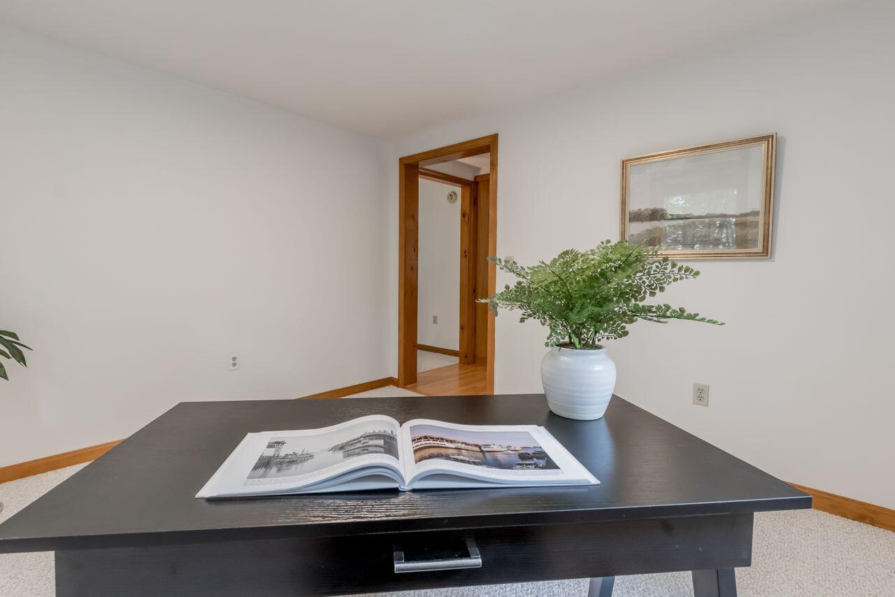 39 Middle Road Kennebunk, ME 04043 - Photo 16 of 40 2022076MB-71036