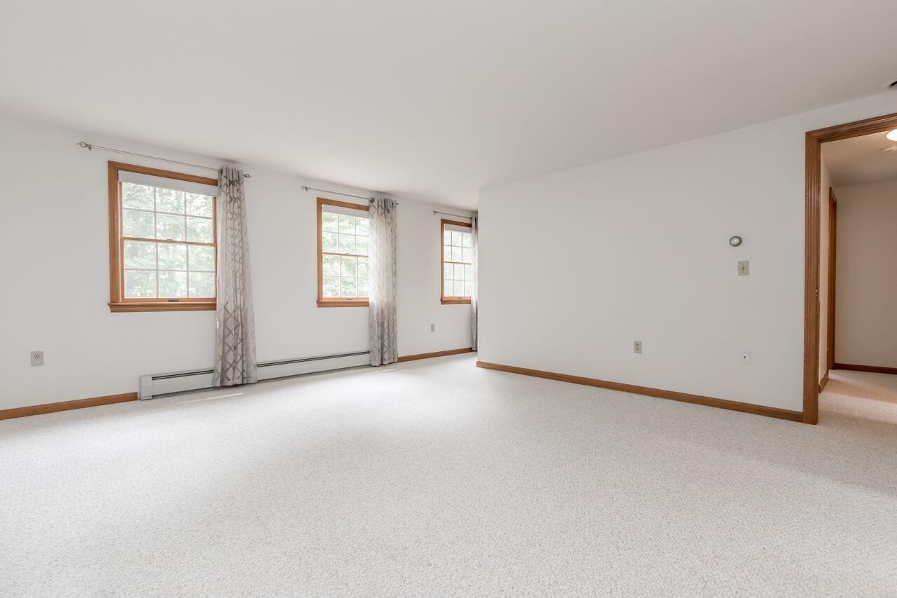 39 Middle Road Kennebunk, ME 04043 - Photo 19 of 40 2022076MB-71043