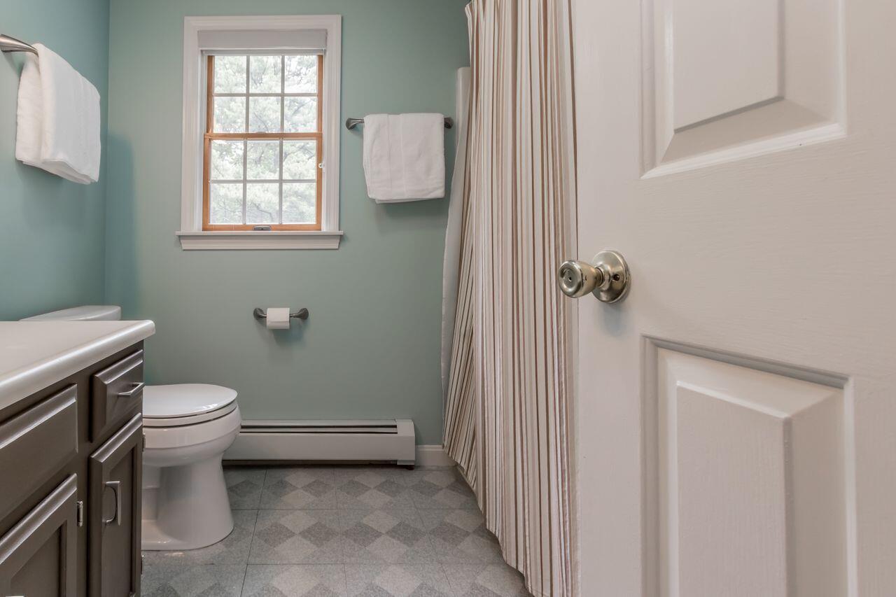 39 Middle Road Kennebunk, ME 04043 - Photo 22 of 40 2022076MB-71048