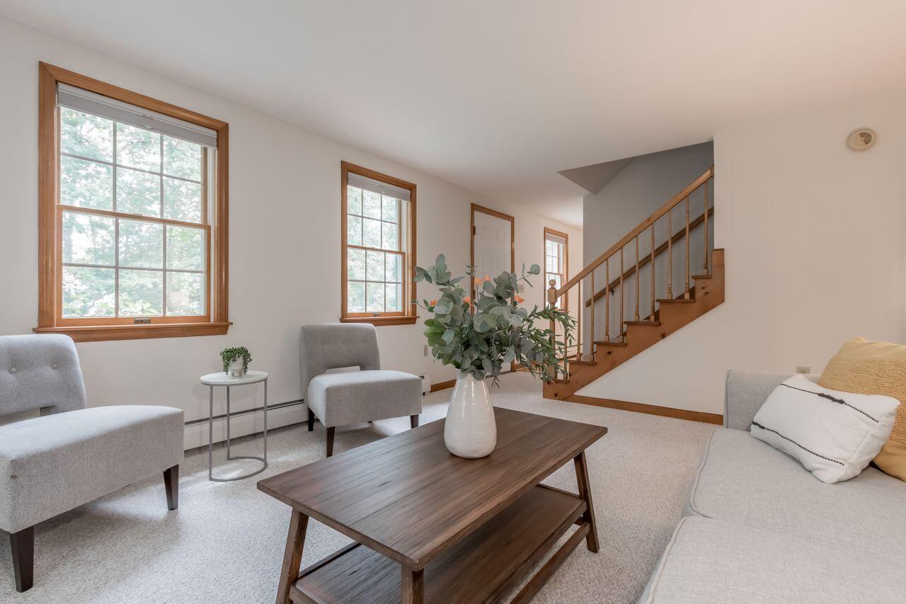 39 Middle Road Kennebunk, ME 04043 - Photo 4 of 40 2022076MB-71013