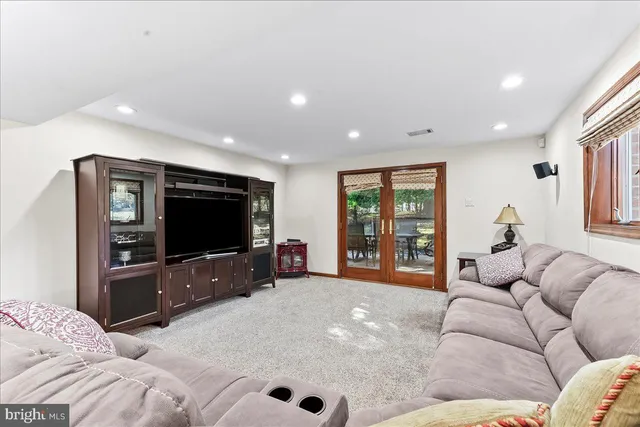 $839,900 | 809 Ellis Avenue, Newtown Square, PA 19073