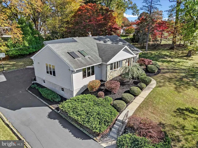 $839,900 | 809 Ellis Avenue, Newtown Square, PA 19073