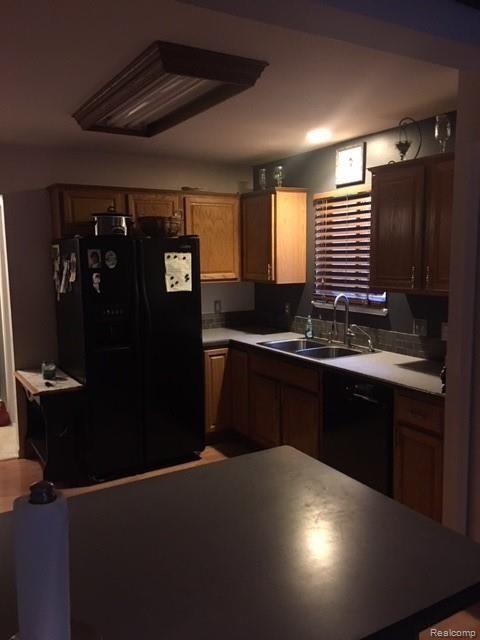 2220 West Thompson Road Fenton, MI 48430 - Photo 17 of 28 IMG_2983.JPG