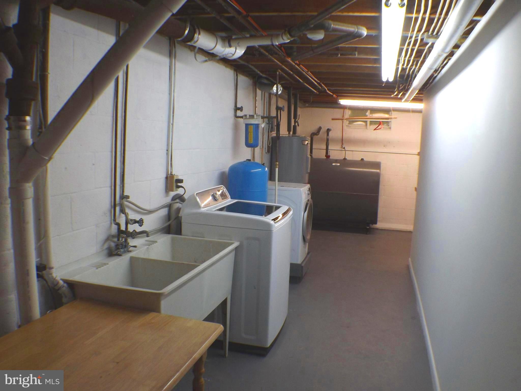 19108 Croom Road Brandywine, MD 20613 - Photo 23 of 33 Laundry Room w. New Washer & Dryer