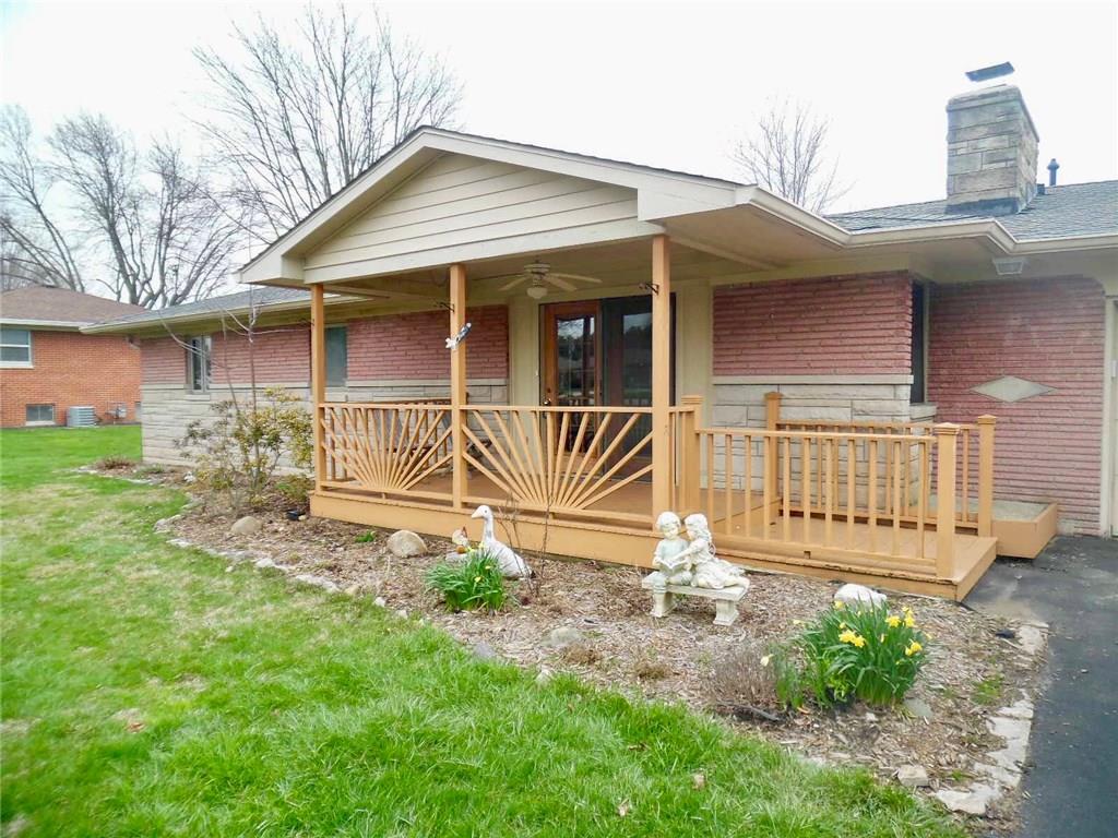 695 East Old Plank Road Franklin, IN 46131 - Photo 2 of 27 Gallery Image 2