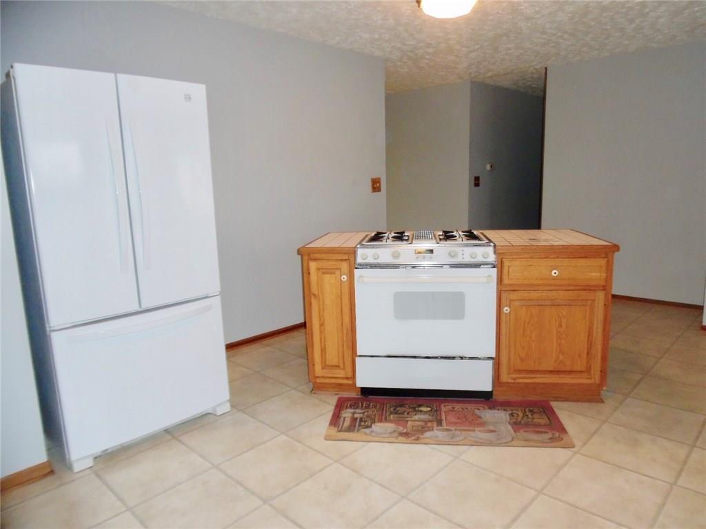 695 East Old Plank Road Franklin, IN 46131 - Photo 9 of 27 Gallery Image 9