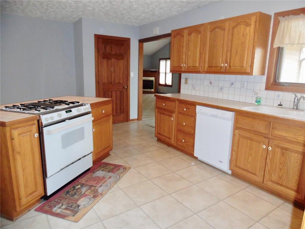 695 East Old Plank Road Franklin, IN 46131 - Photo 10 of 27 Gallery Image 10