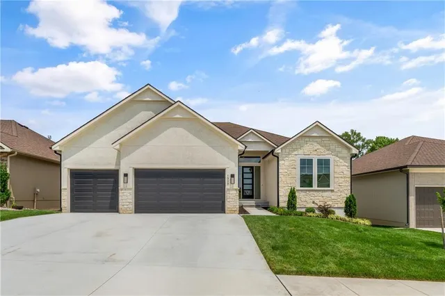 $799,900 | 1528 Northeast Park Springs Terrace, Lee's Summit, MO 64064