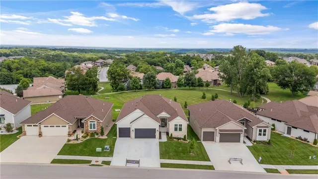 $799,900 | 1528 Northeast Park Springs Terrace, Lee's Summit, MO 64064