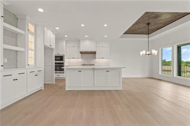 $799,900 | 1528 Northeast Park Springs Terrace, Lee's Summit, MO 64064