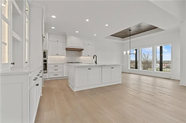 $799,900 | 1528 Northeast Park Springs Terrace, Lee's Summit, MO 64064