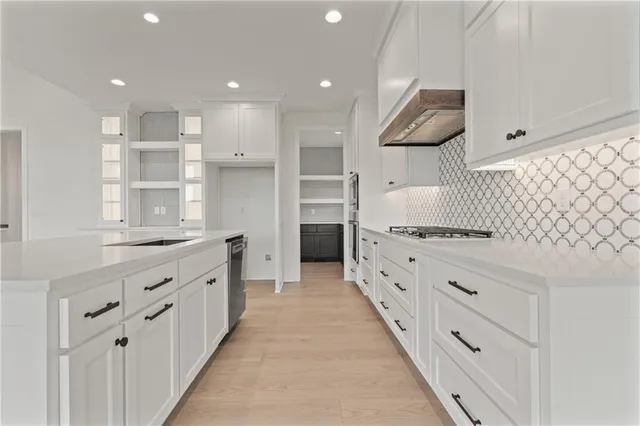 $799,900 | 1528 Northeast Park Springs Terrace, Lee's Summit, MO 64064