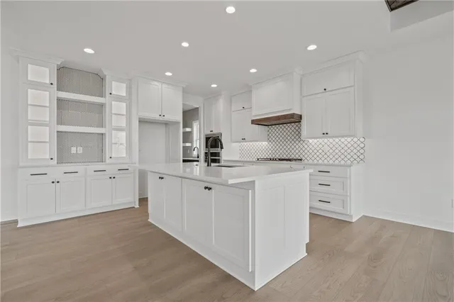 $799,900 | 1528 Northeast Park Springs Terrace, Lee's Summit, MO 64064