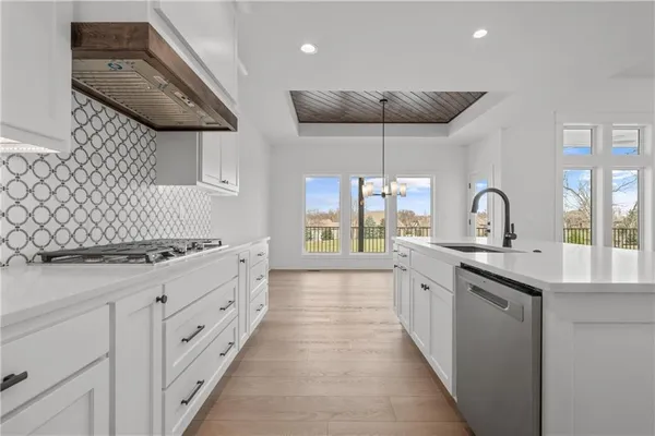 $799,900 | 1528 Northeast Park Springs Terrace, Lee's Summit, MO 64064