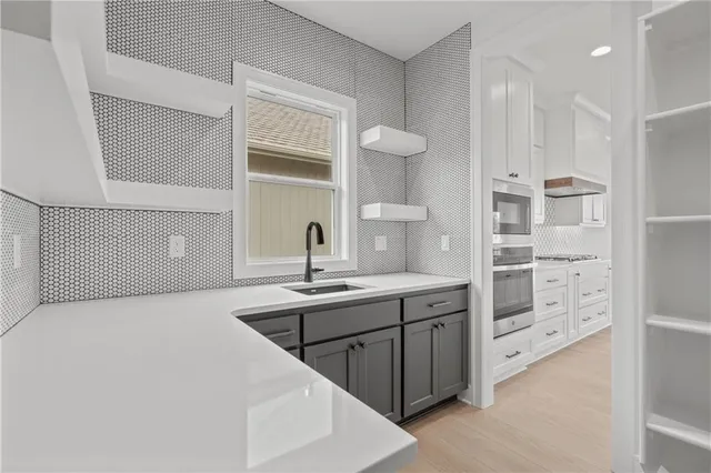 $799,900 | 1528 Northeast Park Springs Terrace, Lee's Summit, MO 64064