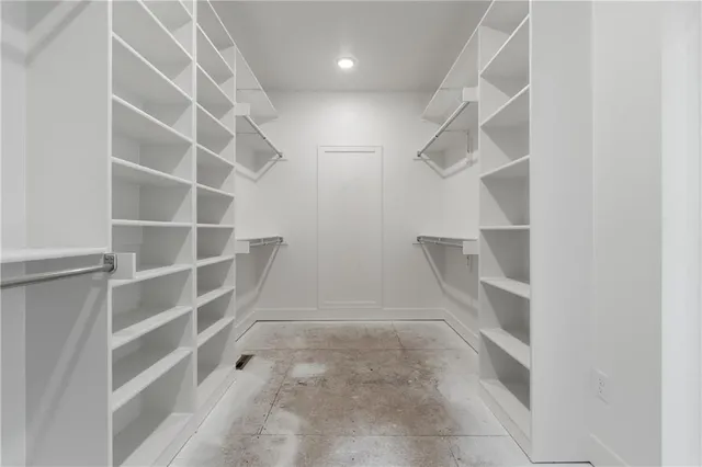 $799,900 | 1528 Northeast Park Springs Terrace, Lee's Summit, MO 64064