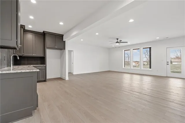 $799,900 | 1528 Northeast Park Springs Terrace, Lee's Summit, MO 64064