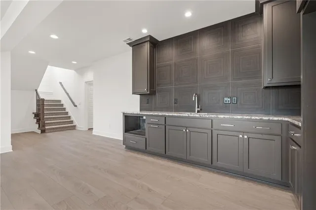 $799,900 | 1528 Northeast Park Springs Terrace, Lee's Summit, MO 64064