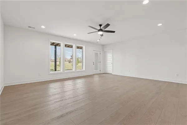 $799,900 | 1528 Northeast Park Springs Terrace, Lee's Summit, MO 64064