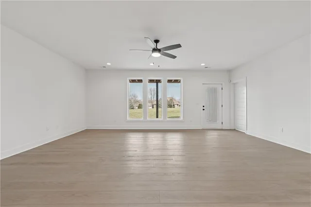 $799,900 | 1528 Northeast Park Springs Terrace, Lee's Summit, MO 64064