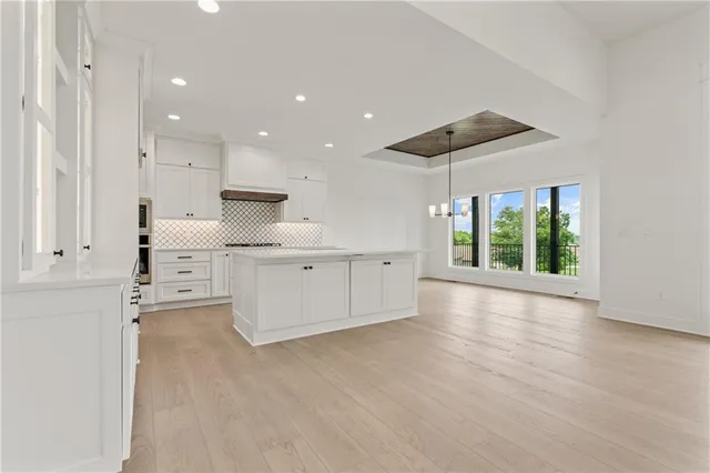 $799,900 | 1528 Northeast Park Springs Terrace, Lee's Summit, MO 64064