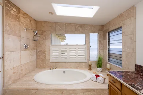 $1,072,000 | 73-1177 Ahulani Street, Kailua-Kona, HI 96740
