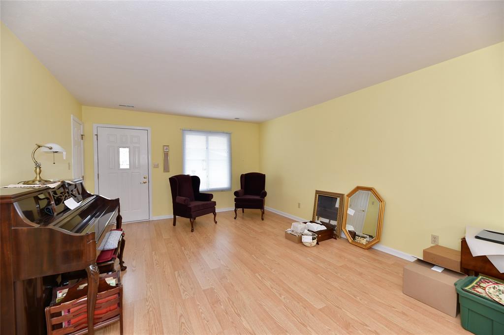 132 Appian Way Anderson, IN 46013 - Photo 5 of 37