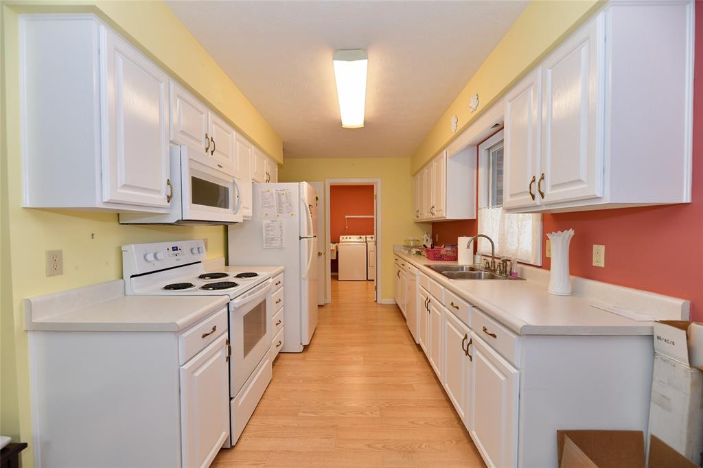 132 Appian Way Anderson, IN 46013 - Photo 8 of 37