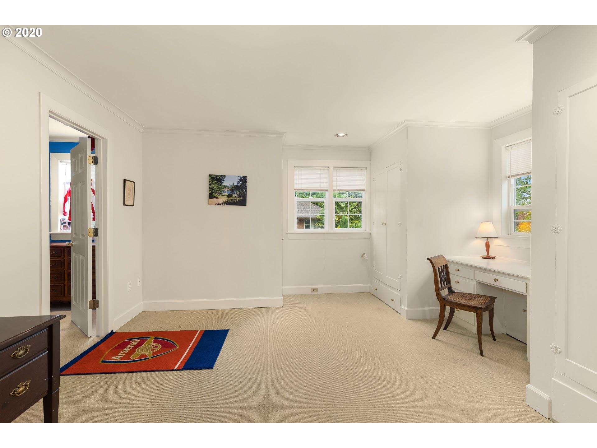 11801 South Riverwood Road Portland, OR 97219 - Photo 22 of 32 Gallery Image 22