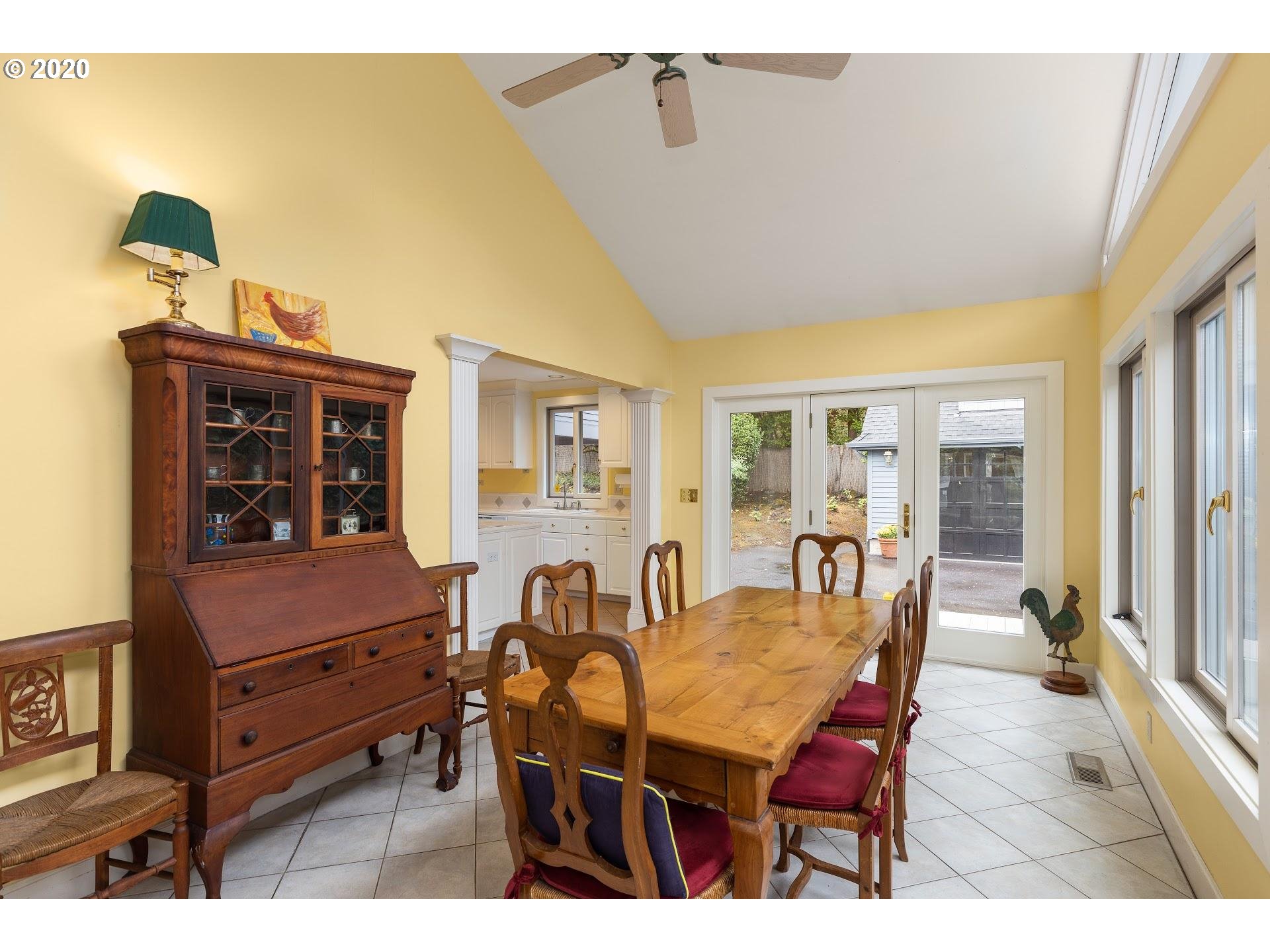 11801 South Riverwood Road Portland, OR 97219 - Photo 10 of 32 Gallery Image 10