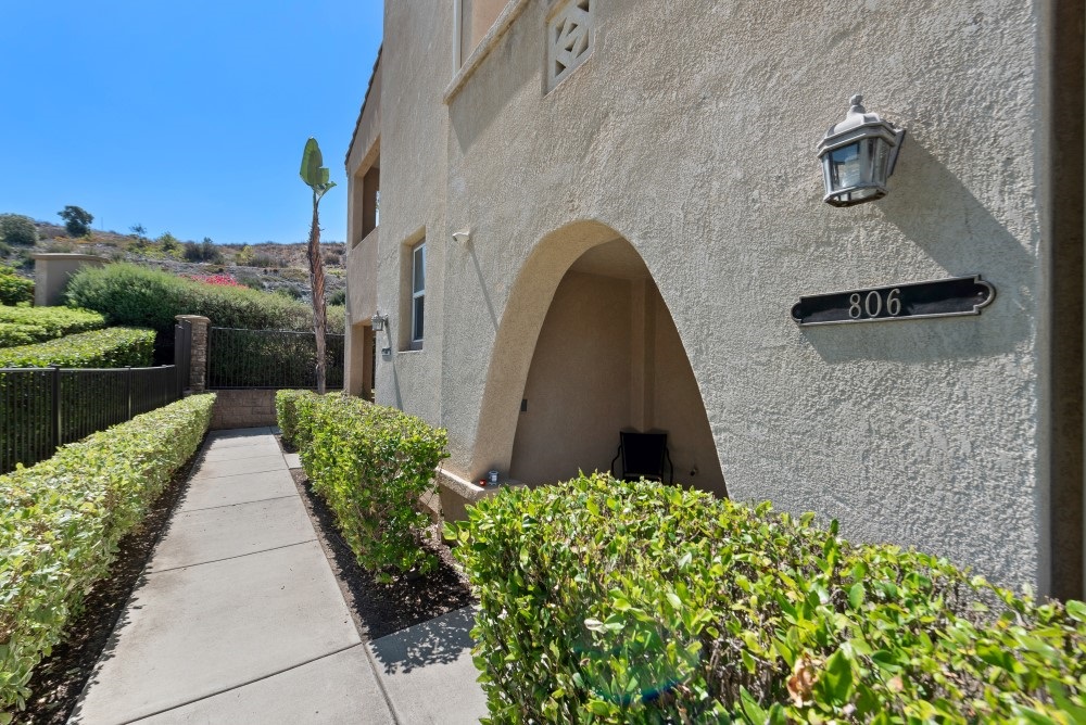 806 Almond Road San Marcos, CA 92078 - Photo 4 of 24