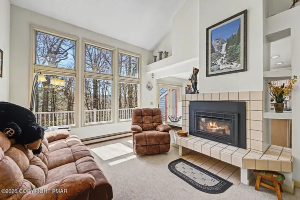 $389,000 | 5 Beachwood Court, Lake Harmony, PA 18624