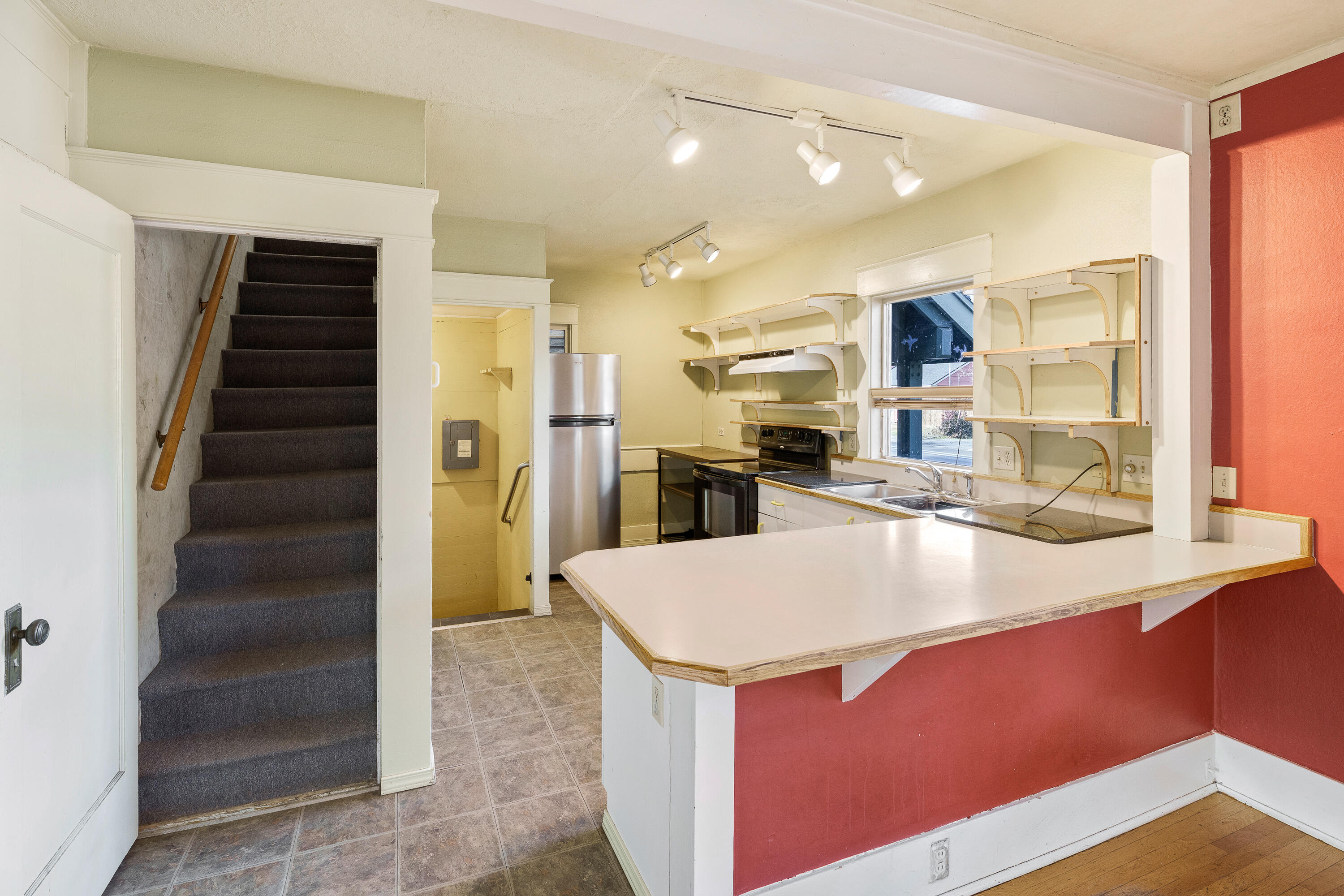 1545 Northwest 3rd Street Bend, OR 97703 - Photo 8 of 44
