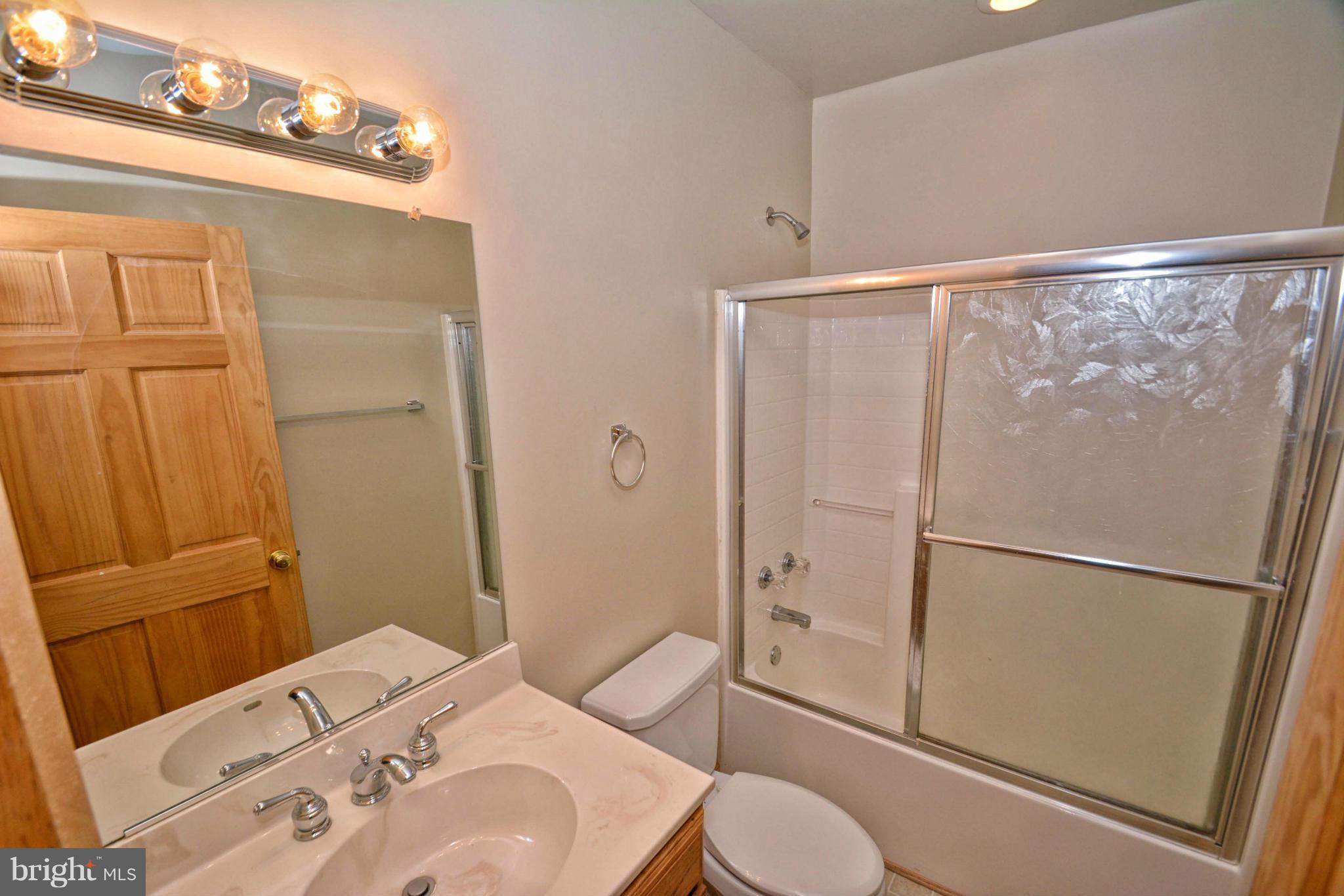 170 Lower Valley Road Strasburg, VA 22657 - Photo 10 of 28 Bath