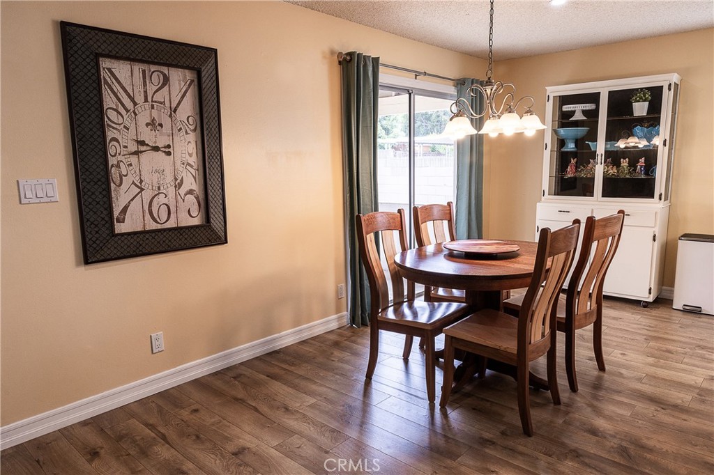 2454 Invar Court Simi Valley, CA 93065 - Photo 11 of 42 Dining Area