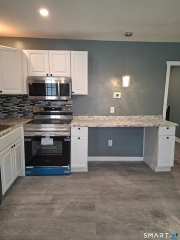 $2,500 | 7 Main Street, Unit 1, East Hampton, CT 06424