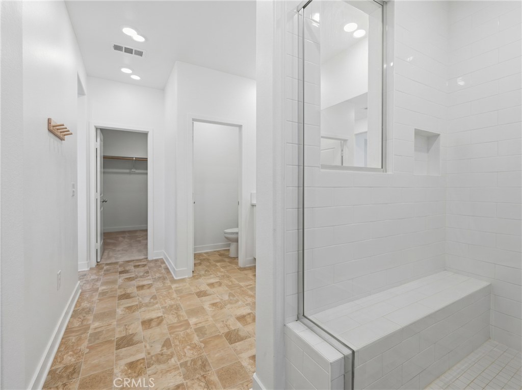 26729 Blue Hls Loop Valencia, CA 91381 - Photo 20 of 51 REMOVED PERSONAL ITEMS WITH AI
