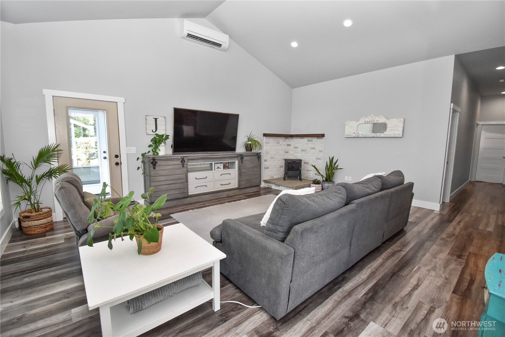 12419 Hilltop Road Arlington, WA 98223 - Photo 12 of 40