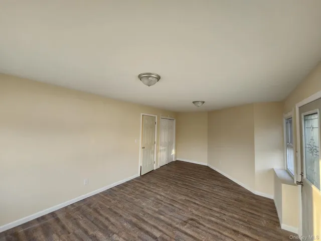 $3,400 | 24 Poplar Place, Bay Shore, NY 11706