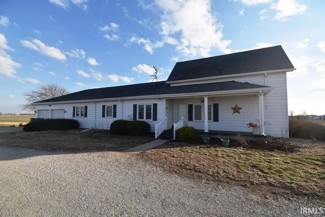 $285,900 | 2309 South 625 East, Bringhurst, IN 46913