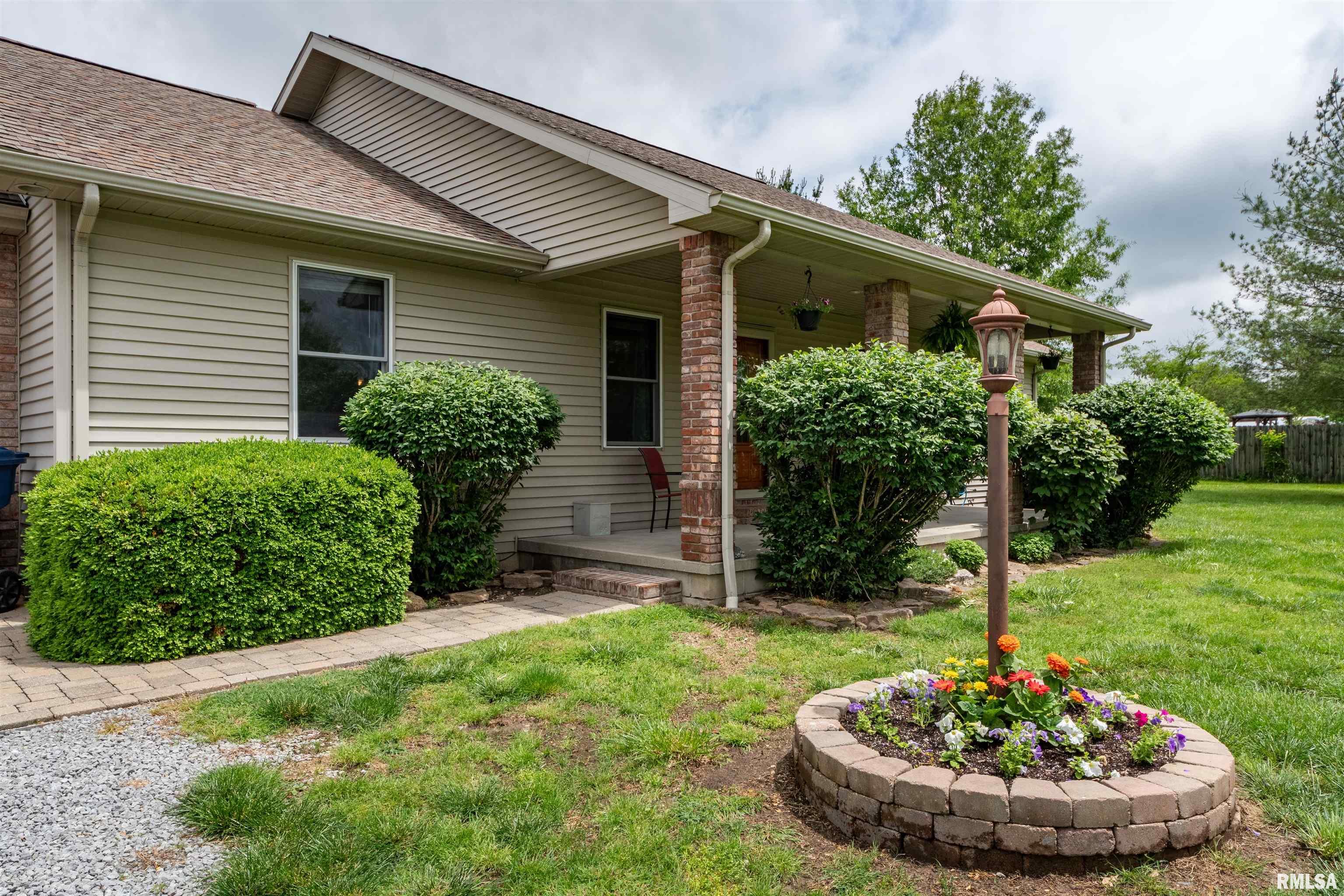 16838 Caplinger Pond Road Marion, IL 62959 - Photo 2 of 37