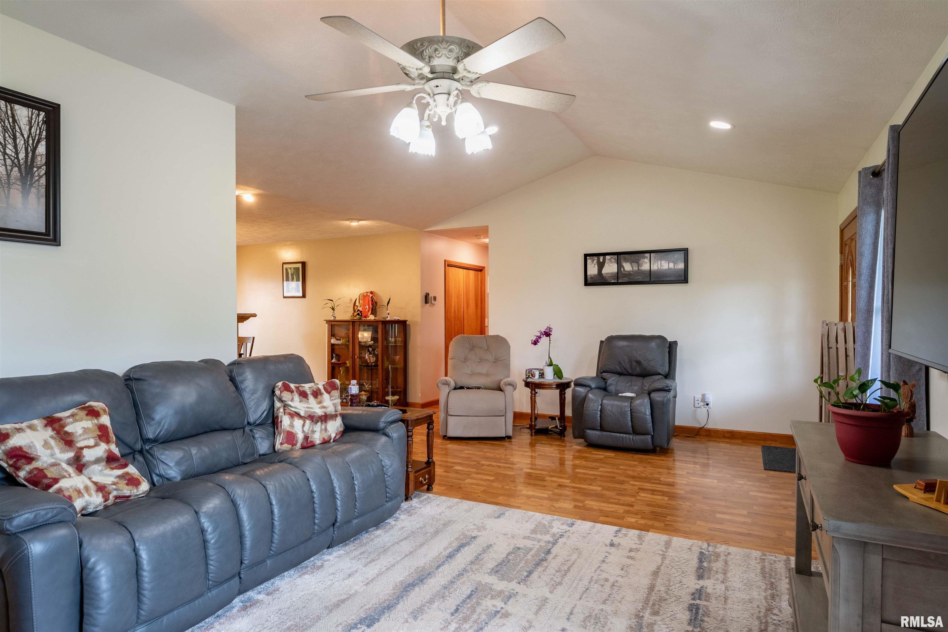 16838 Caplinger Pond Road Marion, IL 62959 - Photo 6 of 37